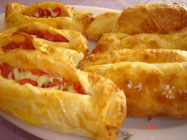 Hazır Yufka ile Sosisli Börek Tarifi