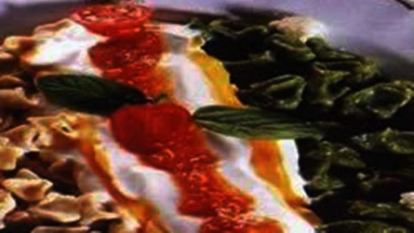 Ispanaklı Kol Böreği Tarifi Resimli