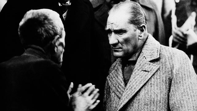 Atatürk Köylü Milletin Efendisidir Resmi